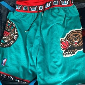 Just Don Vancouver Grizzlies XL